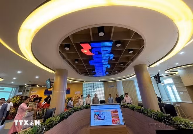 Báo Quảng Ngãi khánh thành và đưa vào sử dụng phòng điều hành tòa soạn hội tụ đa phương tiện, phòng trường quay (studio). (Ảnh: Phạm Cường/TTXVN)