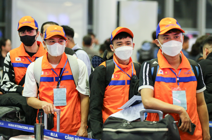 Bình quân mỗi tháng có khoảng 12.500 lao động Việt Nam ra nước ngoài làm việc Bình quân mỗi tháng có khoảng 12.500 lao động Việt Nam ra nước ngoài làm việc