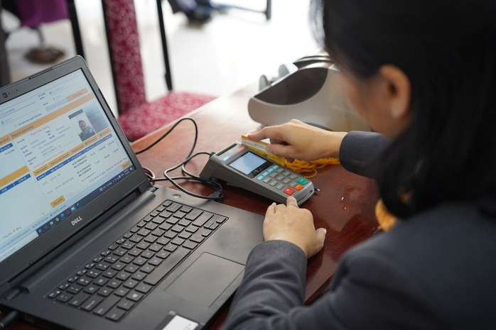Tổng công ty Bưu điện Việt Nam sẽ tổ chức chi trả lương hưu, trợ cấp BHXH. Ảnh: VGP Tổng công ty Bưu điện Việt Nam sẽ tổ chức chi trả lương hưu, trợ cấp BHXH. Ảnh: VGP