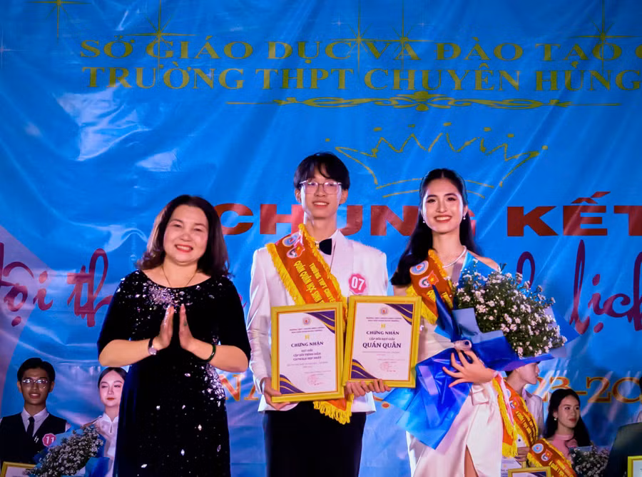 phuong-nghi-tung-gianh-quan-quan-hoi-thi-hoc-sinh-thanh-lich-va-tai-nang-nam-hoc-2023-2024-do-truong-thpt-chuyen-hung-vuong-to-chuc-anh-nvcc.jpg