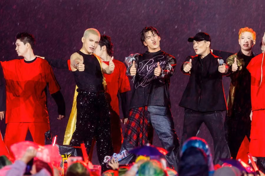 Các tiết mục được chia theo 7 chủ đề: Chất chơi, Trào phúng, Lắng đọng, Văn hóa, Hit, Hồi ức, Quẩy dưới mưa.