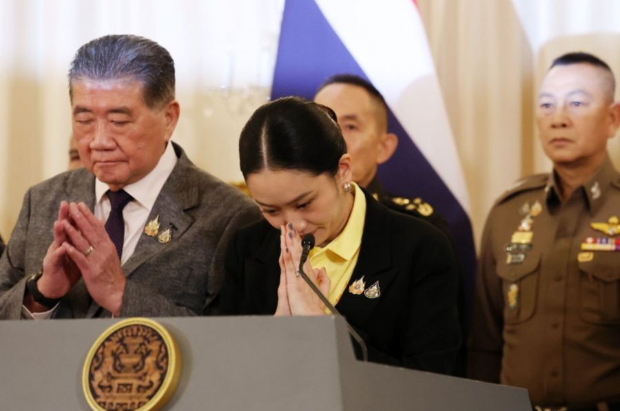 Thủ tướng Thái Lan Paetongtarn Shinawatra xin lỗi sau khi cuộc điện đàm giữa bà và Chủ tịch Thượng viện Campuchia, cựu Thủ tướng Hun Sen, bị rò rỉ. Ảnh: Bloomberg Thủ tướng Thái Lan Paetongtarn Shinawatra xin lỗi sau khi cuộc điện đàm giữa bà và Chủ tịch Thượng viện Campuchia, cựu Thủ tướng Hun Sen, bị rò rỉ. Ảnh: Bloomberg