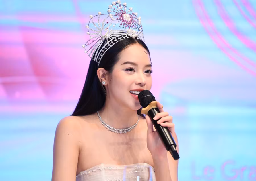 Thanh Thủy chia sẻ lời khuyên với các thí sinh trước đêm chung kết.