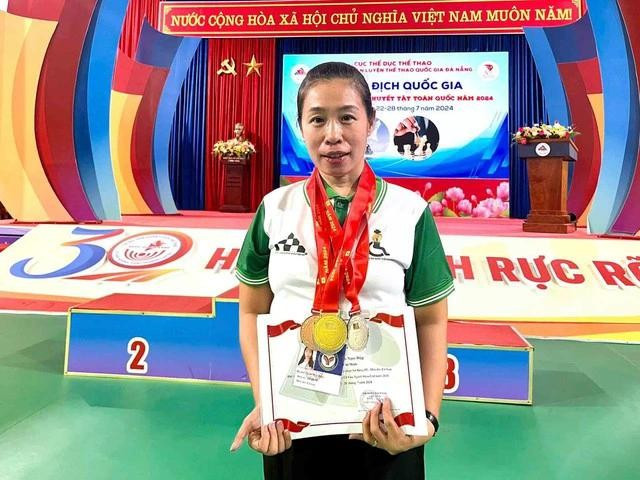 Cô Điệp là VĐV cờ vua người khuyết tật của đội tuyển TP.HCM, tham gia giải vô địch quốc gia 2024 Cô Điệp là VĐV cờ vua người khuyết tật của đội tuyển TP.HCM, tham gia giải vô địch quốc gia 2024