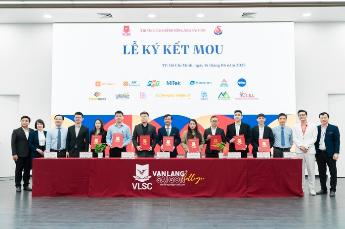 Trường CĐ Văn Lang Sài Gòn ký kết hợp tác với các doanh nghiệp để nâng cao chất lượng đào tạo, cơ hội thực tập và tìm việc làm uy tín sau khi tốt nghiệp Trường CĐ Văn Lang Sài Gòn ký kết hợp tác với các doanh nghiệp để nâng cao chất lượng đào tạo, cơ hội thực tập và tìm việc làm uy tín sau khi tốt nghiệp