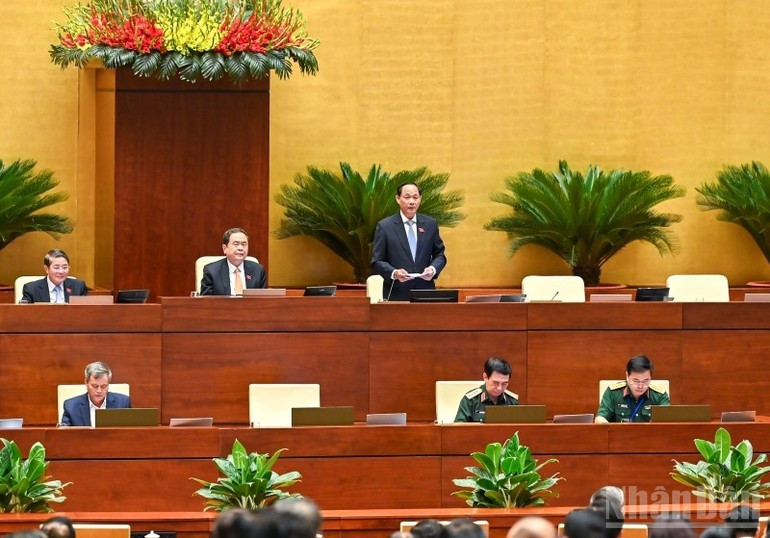 Phó Chủ tịch Quốc hội Trần Quang Phương điều hành nội dung thảo luận. (Ảnh: DUY LINH) Phó Chủ tịch Quốc hội Trần Quang Phương điều hành nội dung thảo luận. (Ảnh: DUY LINH)