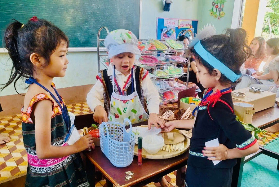Dự án “Giáo viên mầm non áp dụng kiến thức và kỹ năng giảng dạy tạo môi trường học giàu ngôn ngữ cho trẻ” (TALK) tại Gia Lai đang bước vào năm thứ 4. Ảnh:T.D duangi2.jpg