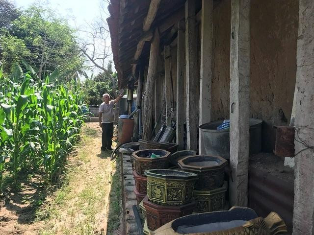 Ngôi nhà cổ của cụ Mười Chương nếu không trùng tu sớm sẽ đối mặt với nguy cơ ngã đổ trong mùa mưa Ngôi nhà cổ của cụ Mười Chương nếu không trùng tu sớm sẽ đối mặt với nguy cơ ngã đổ trong mùa mưa