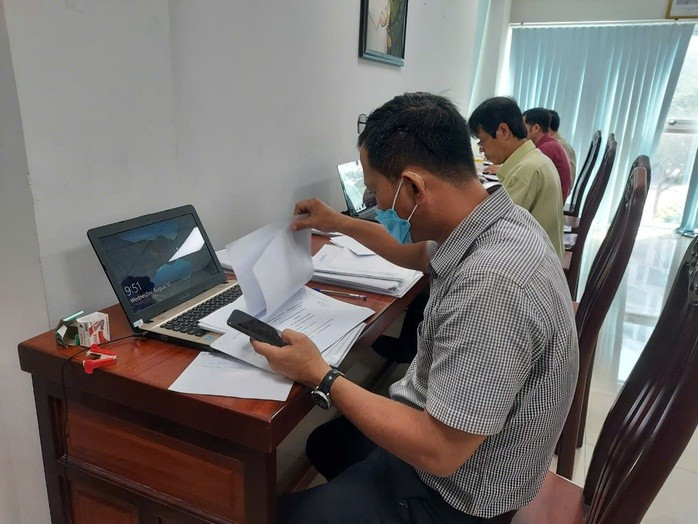 Công chức, viên chức được hưởng trợ cấp nếu chuyển sang làm việc tại các tổ chức không hưởng lương thường xuyên từ ngân sách nhà nước Công chức, viên chức được hưởng trợ cấp nếu chuyển sang làm việc tại các tổ chức không hưởng lương thường xuyên từ ngân sách nhà nước