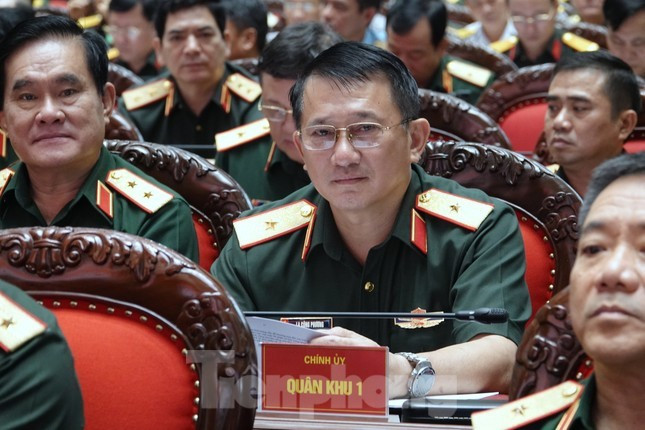 Thủ tướng cùng lãnh đạo Quân ủy Trung ương - Bộ Quốc phòng và các cơ quan, đơn vị trực thuộc cùng đại biểu lãnh đạo các ban, bộ, ngành Trung ương tham dự Hội nghị, tại Hội trường Bộ Quốc phòng. Thủ tướng cùng lãnh đạo Quân ủy Trung ương - Bộ Quốc phòng và các cơ quan, đơn vị trực thuộc cùng đại biểu lãnh đạo các ban, bộ, ngành Trung ương tham dự Hội nghị, tại Hội trường Bộ Quốc phòng.