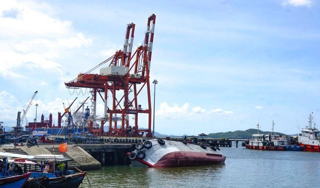 Ngay sau xảy ra sự việc, chủ tàu hàng đã thuê phương tiện hút toàn bộ dầu trên tàu bị nạn nên không xảy ra sự cố tràn dầu. Ngay sau xảy ra sự việc, chủ tàu hàng đã thuê phương tiện hút toàn bộ dầu trên tàu bị nạn nên không xảy ra sự cố tràn dầu.