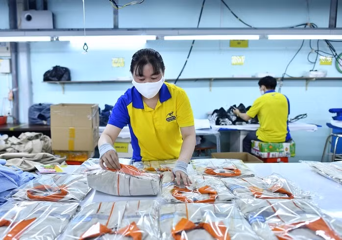 Người lao động là đối tượng tham gia chế độ BHXH