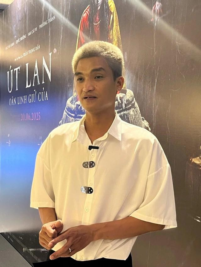 Diễn viên Mạc Văn Khoa tại buổi ra mắt phim ngày 17.6 Diễn viên Mạc Văn Khoa tại buổi ra mắt phim ngày 17.6