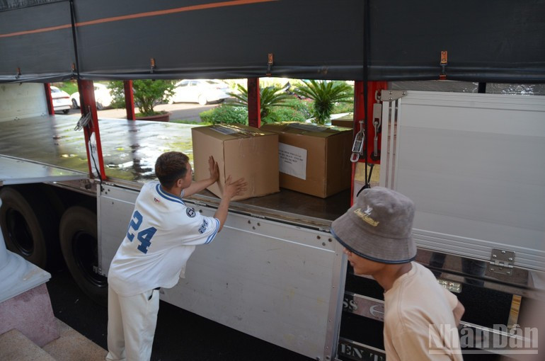 Ủy ban nhân dân tỉnh Gia Lai đề xuất hỗ trợ một lần với mức 23 triệu đồng/người, tương đương khoảng 10 tháng lương cơ sở (2,34 triệu đồng/tháng). Theo đó, tổng số người được hưởng chính sách là 1.844 người, với tổng kinh phí khoảng 42,4 tỷ đồng từ ngân sách cấp tỉnh Gia Lai trước sáp nhập.