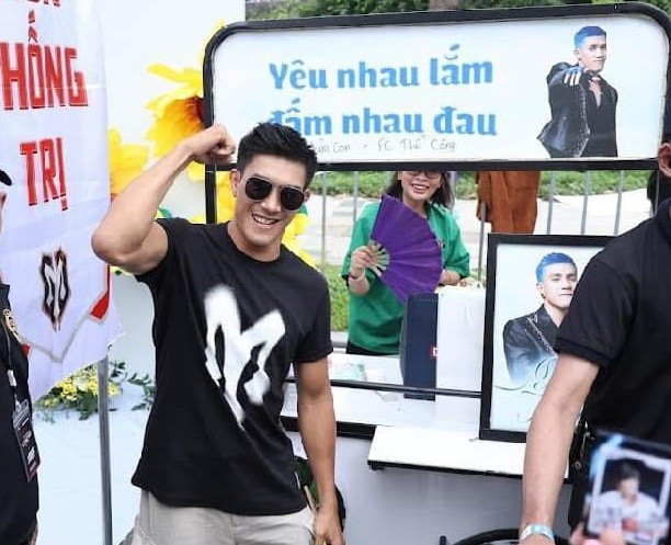 Cây bàng non là cộng đồng đã làm nhiều dự án ủng hộ cho võ sĩ Duy Nhất tại các concert Anh trai vượt ngàn chông gai. Ảnh: Cây bàng non cung cấp Cây bàng non là cộng đồng đã làm nhiều dự án ủng hộ cho võ sĩ Duy Nhất tại các concert Anh trai vượt ngàn chông gai. Ảnh: Cây bàng non cung cấp