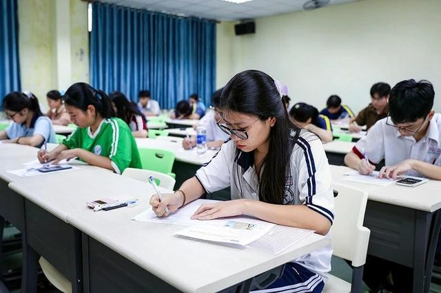 Thí sinh tham gia kỳ thi đánh giá năng lực đợt 2 của ĐH Quốc gia TP.HCM năm 2025 Thí sinh tham gia kỳ thi đánh giá năng lực đợt 2 của ĐH Quốc gia TP.HCM năm 2025