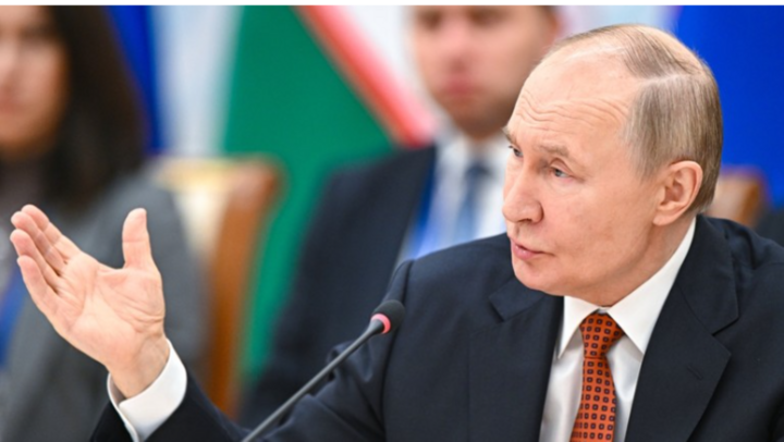 Tổng thống Nga Vladimir Putin tham dự cuộc họp định dạng mở rộng của Hội đồng Kinh tế Á - Âu Tối cao tại Minsk, Belarus. (Ảnh: Sputnik) Tổng thống Nga Vladimir Putin tham dự cuộc họp định dạng mở rộng của Hội đồng Kinh tế Á - Âu Tối cao tại Minsk, Belarus. (Ảnh: Sputnik)