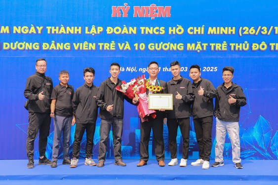 Anh Lê Văn Phúc nhận giải thưởng Gương mặt trẻ thủ đô tiêu biểu năm 2024 Anh Lê Văn Phúc nhận giải thưởng Gương mặt trẻ thủ đô tiêu biểu năm 2024
