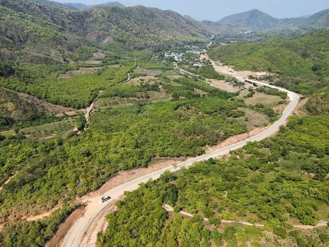 Tuyến đường mới đang thi công nối Ninh Thuận - Lâm Đồng qua H.Ninh Sơn và H.Đức Trọng Tuyến đường mới đang thi công nối Ninh Thuận - Lâm Đồng qua H.Ninh Sơn và H.Đức Trọng