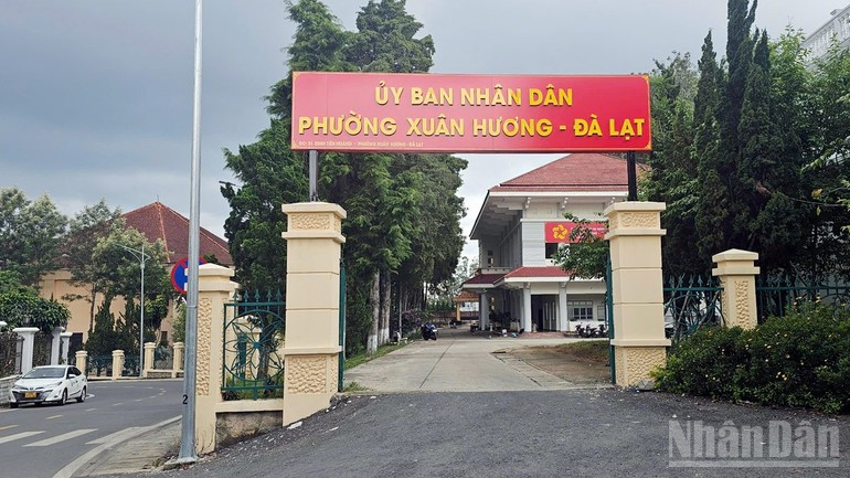 Phường Xuân Hương-Đà Lạt là một trong 6 phường, xã được chọn vận hành thử nghiệm mô hình tổ chức chính quyền cấp xã mới tỉnh Lâm Đồng, tổ chức ngày 23/6. Phường Xuân Hương-Đà Lạt là một trong 6 phường, xã được chọn vận hành thử nghiệm mô hình tổ chức chính quyền cấp xã mới tỉnh Lâm Đồng, tổ chức ngày 23/6.