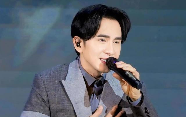 Đan Trường lên tiếng cảnh báo khi bị kẻ xấu mạo danh hình ảnh Đan Trường lên tiếng cảnh báo khi bị kẻ xấu mạo danh hình ảnh