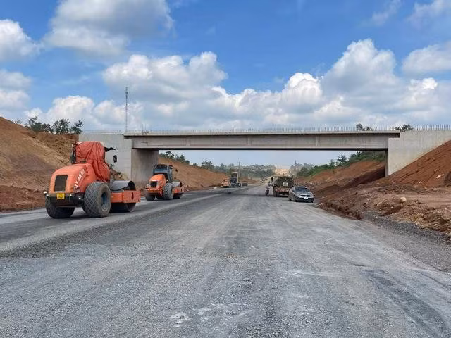 Cao tốc Khánh Hòa - Buôn Ma Thuột đang được thi công