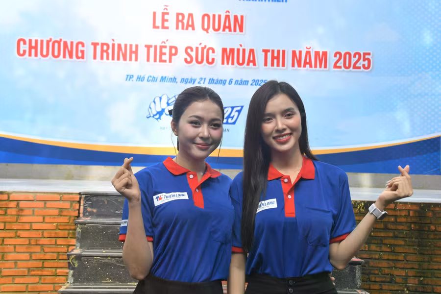Hoa hậu Nguyễn Ngọc Kiều Duy, Hoa hậu Quốc gia Việt Nam 2024 và Á hậu Lê Phan Hạnh Nguyên, Á hậu 1 Hoa hậu Hòa bình Việt Nam 2024 là đại sứ của Chương trình Tiếp sức mùa thi tại TP.HCM năm 2025