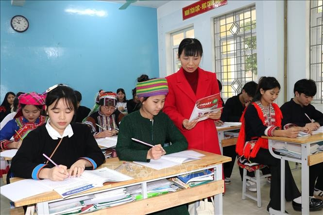 Giờ học của học sinh lớp 11 trường THPT Dân tộc Nội trú tỉnh Hà Giang. Ảnh: Minh Tâm/TTXVN Giờ học của học sinh lớp 11 trường THPT Dân tộc Nội trú tỉnh Hà Giang. Ảnh: Minh Tâm/TTXVN