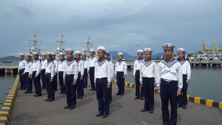 Hình ảnh các chiến sĩ Hải quân trong MV