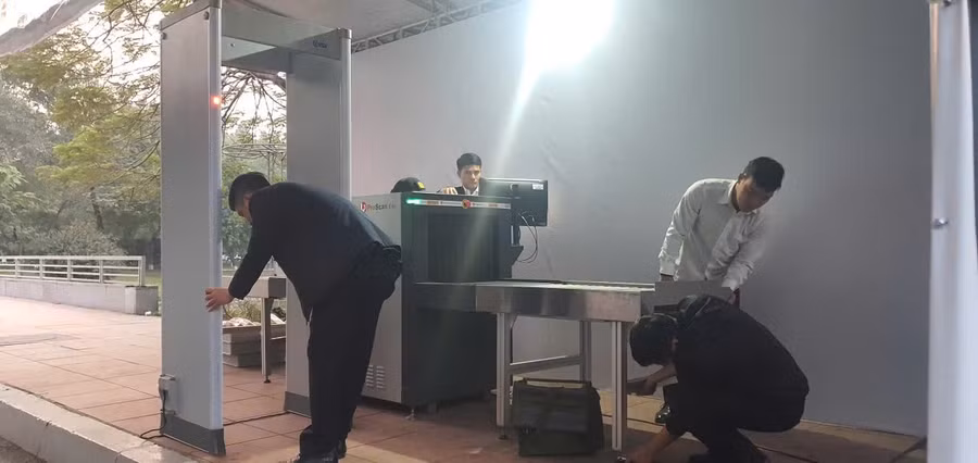 Các thiết bị được lắp đặt để phục vụ kiểm soát an ninh. Ảnh: H.Đ.