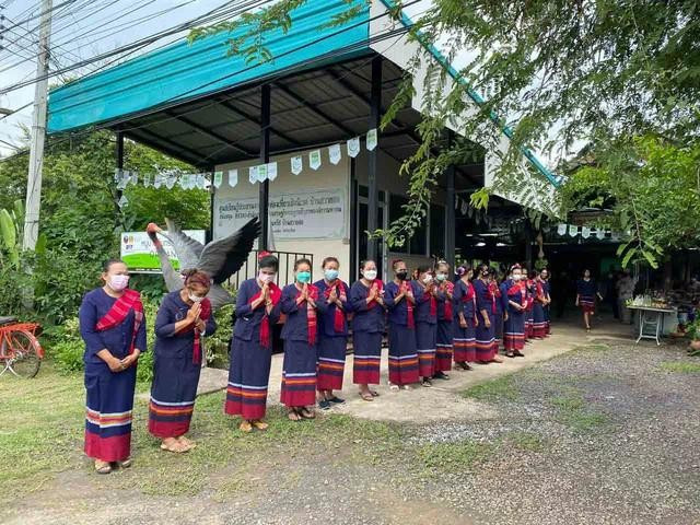 Người nông dân tỉnh Buriram, nơi có sếu đầu đỏ sinh sống, làm các dịch vụ du lịch hiệu quả