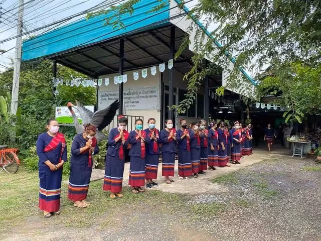 Người nông dân tỉnh Buriram, nơi có sếu đầu đỏ sinh sống, làm các dịch vụ du lịch hiệu quả