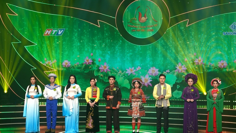 9 thí sinh diễn ở đêm thi thứ nhất vòng chung kết xếp hạng cuộc thi "Chuông vàng vọng cổ truyền hình lần thứ 20 - năm 2025". Ảnh: THÚY BÌNH 9 thí sinh diễn ở đêm thi thứ nhất vòng chung kết xếp hạng cuộc thi "Chuông vàng vọng cổ truyền hình lần thứ 20 - năm 2025". Ảnh: THÚY BÌNH