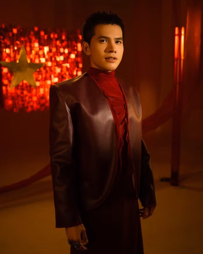 Ca sĩ Quốc Thiên của Anh trai vượt ngàn chông gai