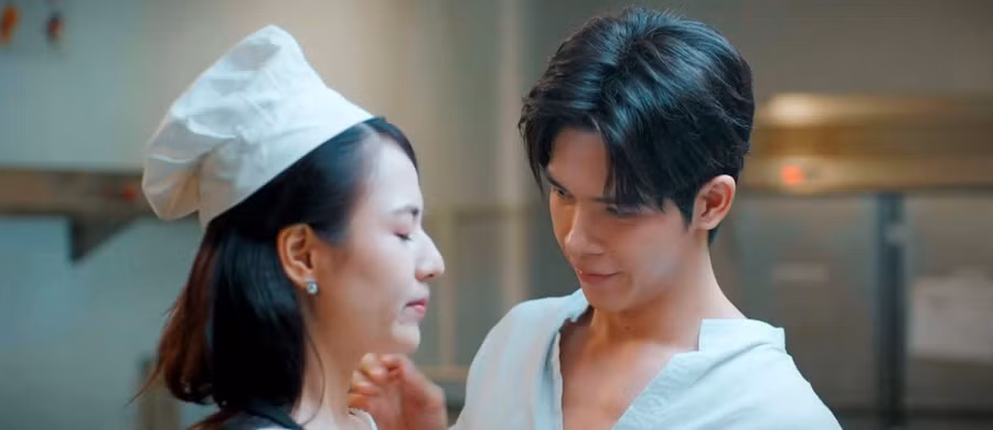 Khán giả thất vọng với cách lựa chọn diễn viên trong Gió ngang khoảng trời xanh.