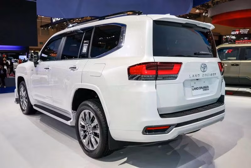 toyota-land-cruiser-hybrid-2026-4.jpg