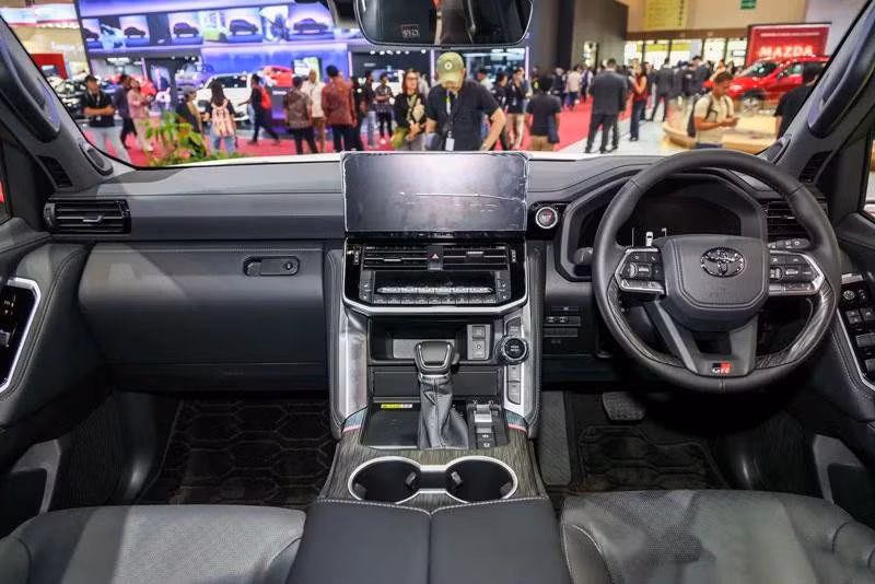 toyota-land-cruiser-hybrid-2026-5.jpg