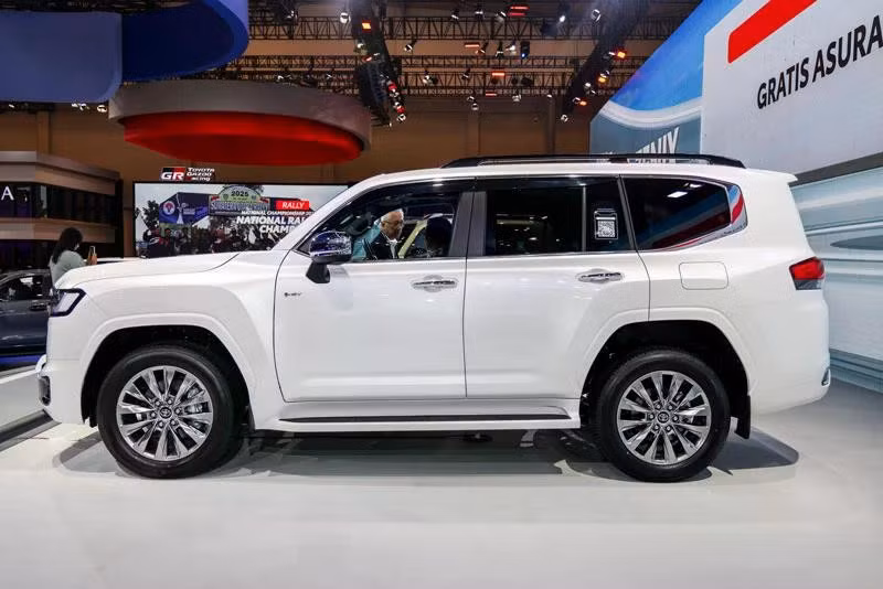 toyota-land-cruiser-hybrid-2026-2.jpg