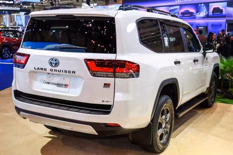 toyota-land-cruiser-hybrid-2026-3.jpg