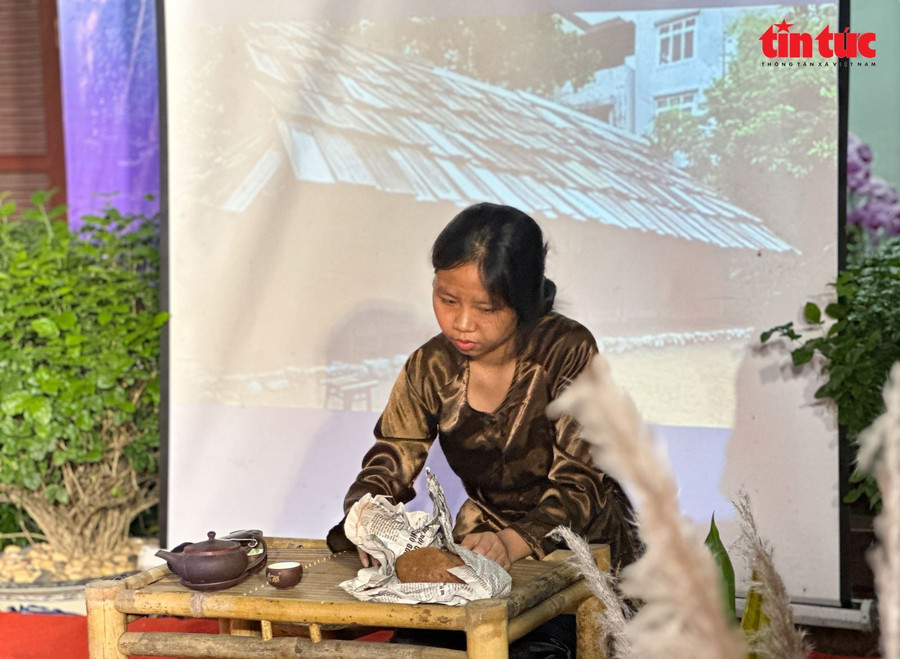 Các bạn trẻ hoá thân vào các vở kịch đầy cảm xúc.