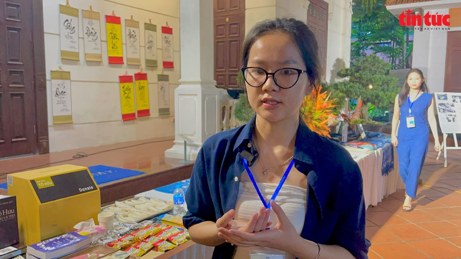 Bạn Hương Giang, Trưởng Ban Tổ chức của dự án “Sắc Chàm - Ký ức đôi bàn tay”.