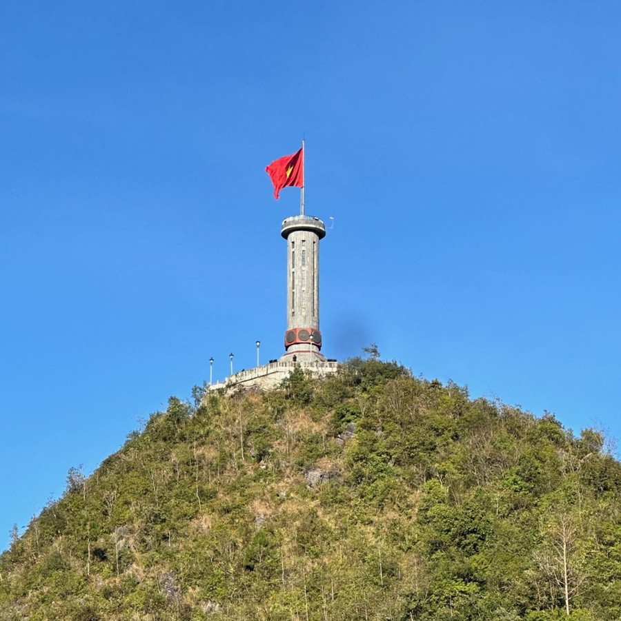 Cột cờ Lũng Cú.