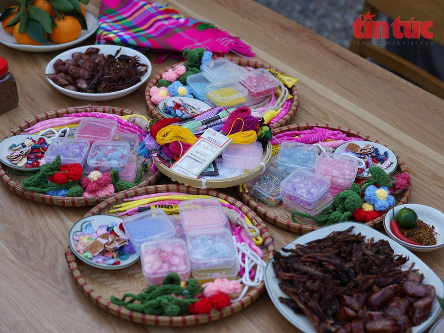 Những vật liệu để làm nên những sản phẩm thủ công ấn tượng.