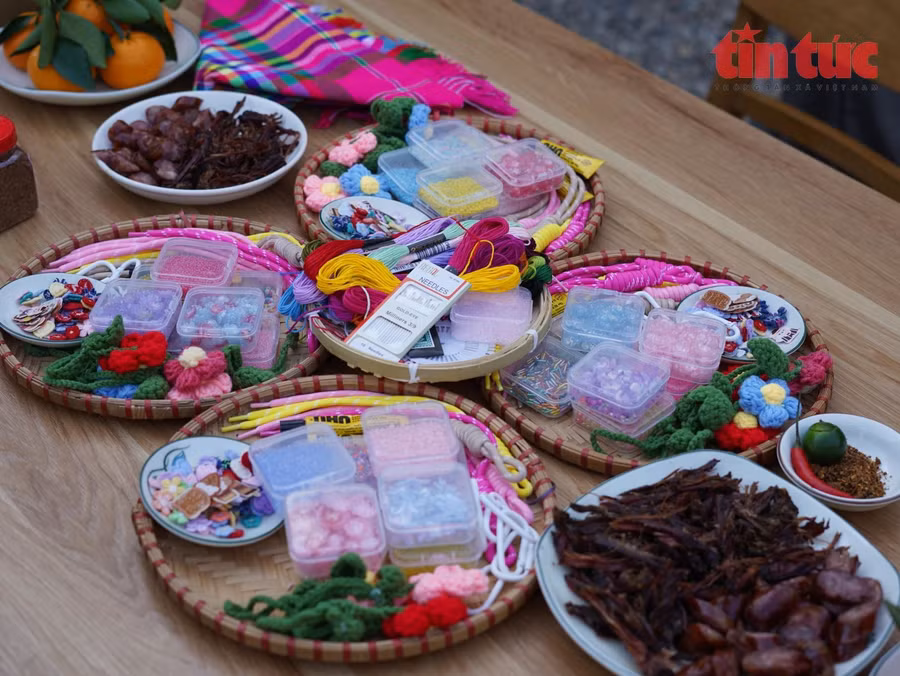 Những vật liệu để làm nên những sản phẩm thủ công ấn tượng.