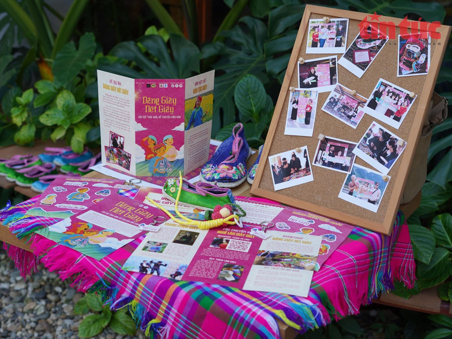 Không gian sắp đặt những hình ảnh ấn tượng trong dự án &quot;Dáng giày nét Giáy&quot;...