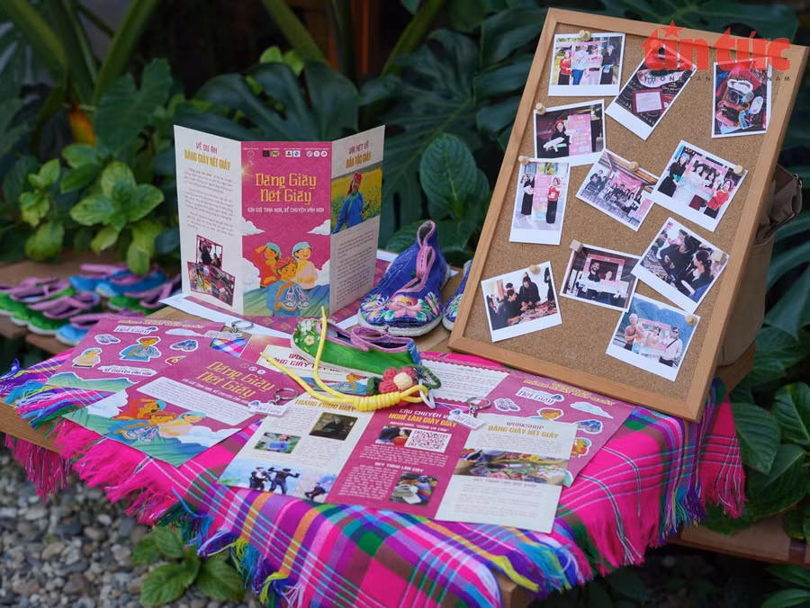 Không gian sắp đặt những hình ảnh ấn tượng trong dự án "Dáng giày nét Giáy"...