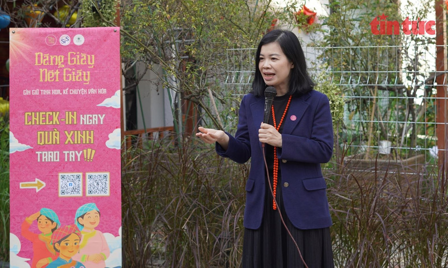 Ths Lê Thị Thoa, Giảng viên chuyên ngành Quản trị thương hiệu, trường Khoa học liên ngành và Nghệ thuật tâm huyết với các dự án bảo tồn, lan toả nét đẹp văn hoá dân tộc thiểu số.