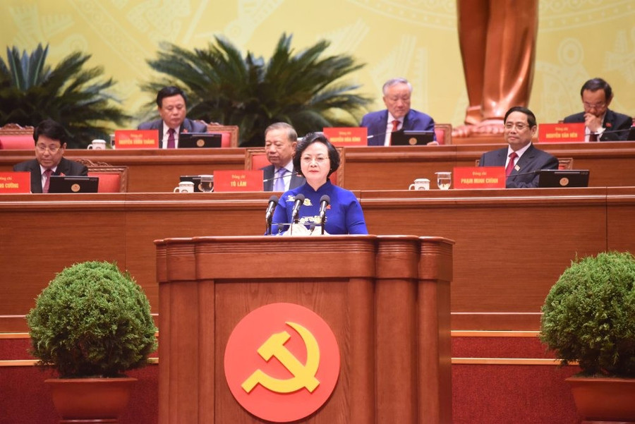 Ủy viên Trung ương Đảng, Ủy viên Ban Thường vụ Đảng ủy Chính phủ, Phó Thủ tướng Chính phủ Phạm Thị Thanh Trà tham luận về vấn đề: Xây dựng Chính phủ “Kiến tạo phát triển, liêm chính, hành động quyết liệt, phục vụ nhân dân”. Ảnh: Trần Vương