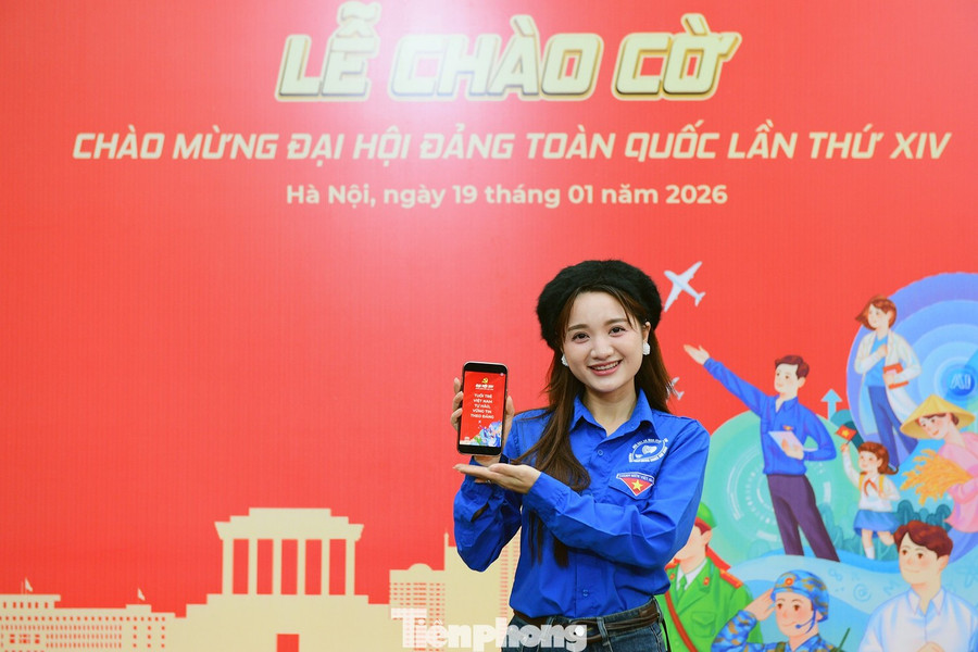 Ca sĩ Kiều Oanh (Oanh Ori) - Nhà hát Ca Múa Nhạc Việt Nam, cùng chia sẻ hình ảnh nền điện thoại cá nhân.