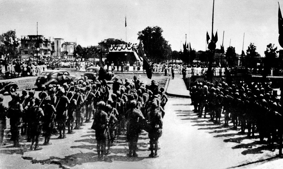 Ban Âm nhạc Giải phóng quân tham gia lễ Tuyên ngôn Độc lập 2/9/1945 tại Quảng trường Ba Đình Ảnh: T.L Ban Âm nhạc Giải phóng quân tham gia lễ Tuyên ngôn Độc lập 2/9/1945 tại Quảng trường Ba Đình Ảnh: T.L